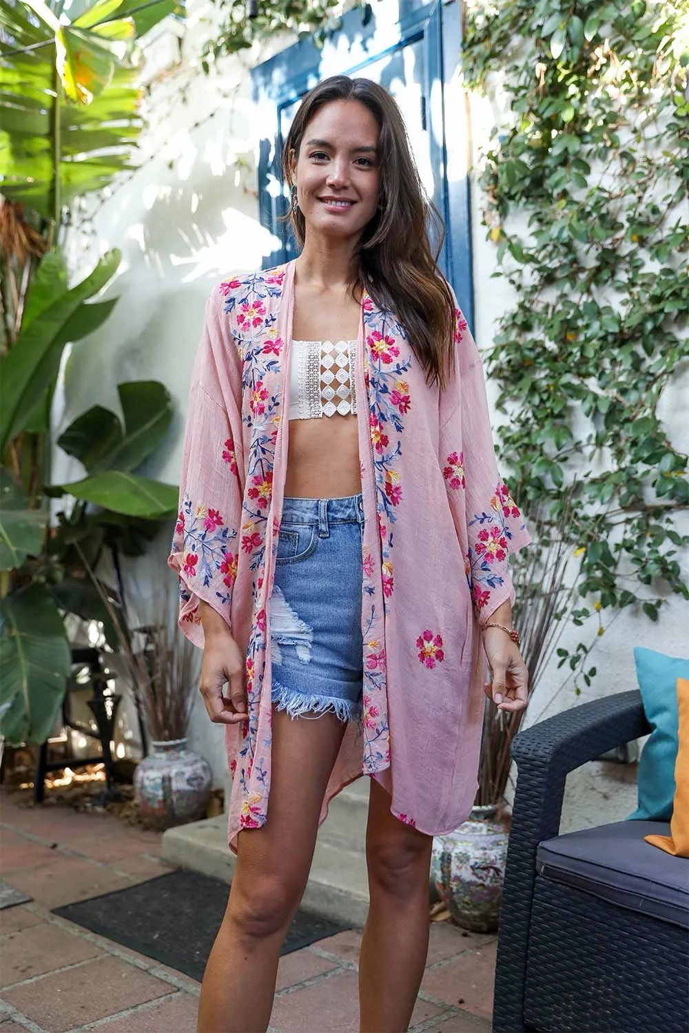 AGGIE EMROIDERED SLEEVE KIMONO