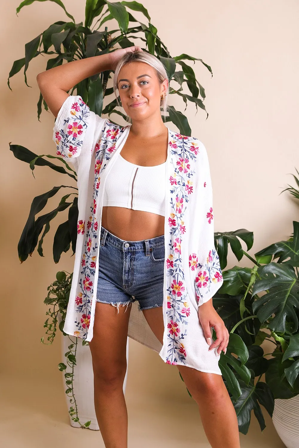 AGGIE EMROIDERED SLEEVE KIMONO