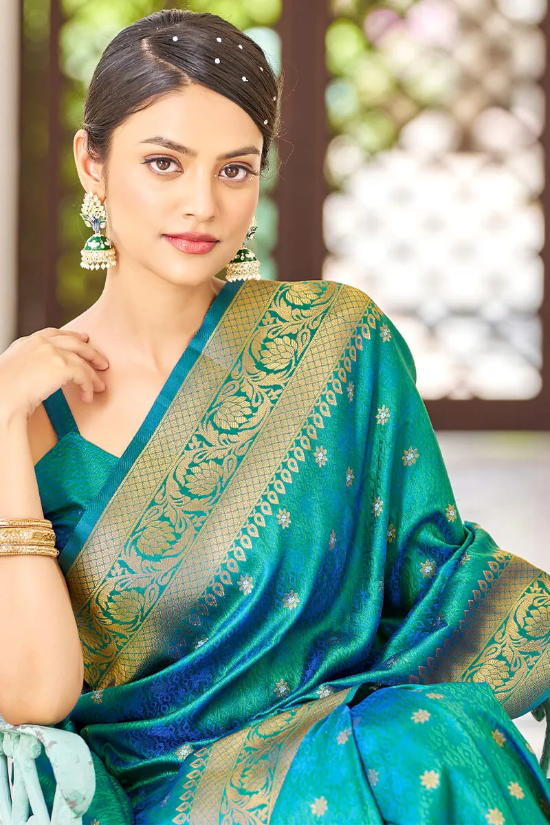 Bewitching Rama Kanjivaram Silk Saree With Majesty Blouse Piece