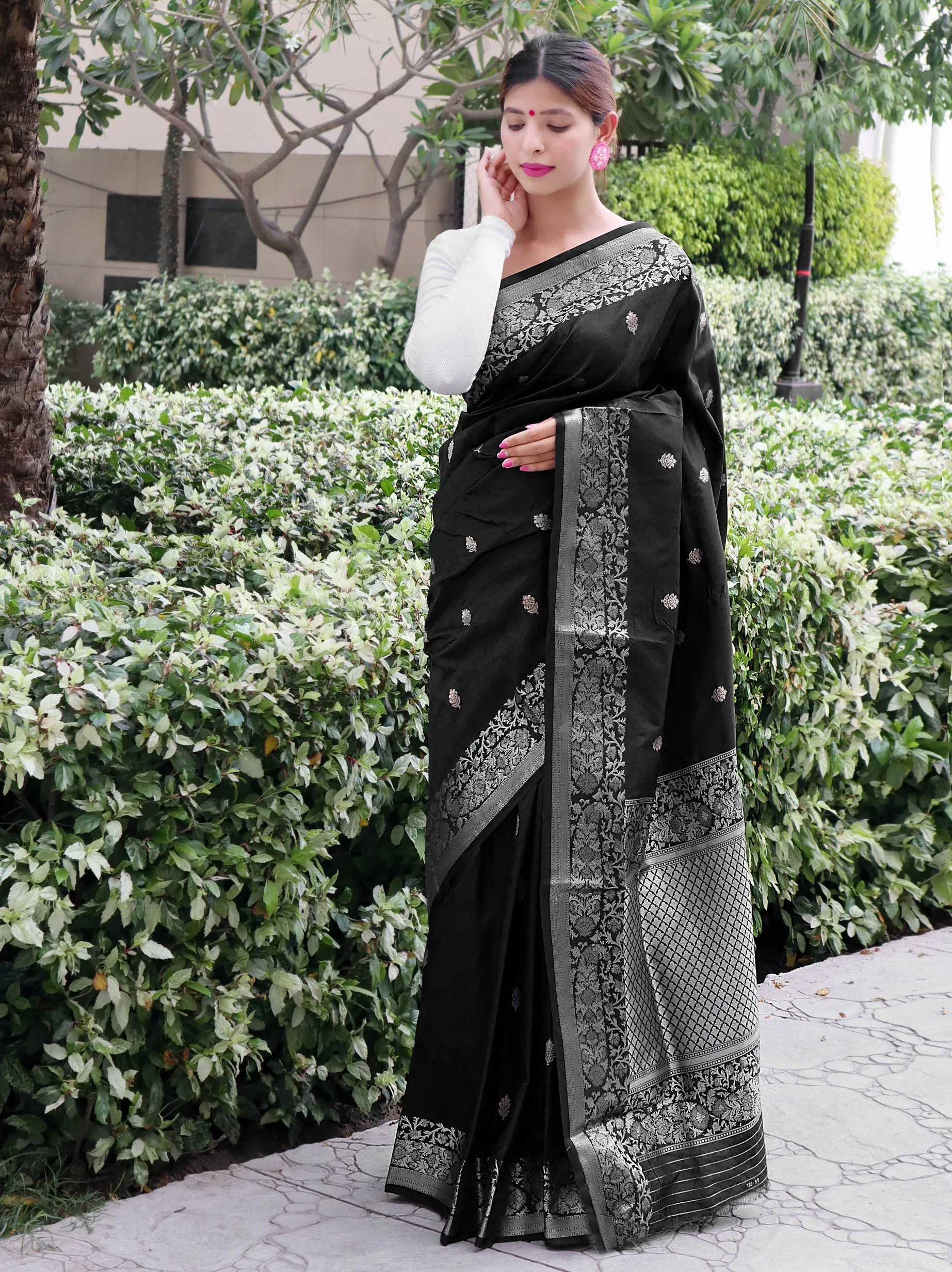 Black Saree in Silk for wedding