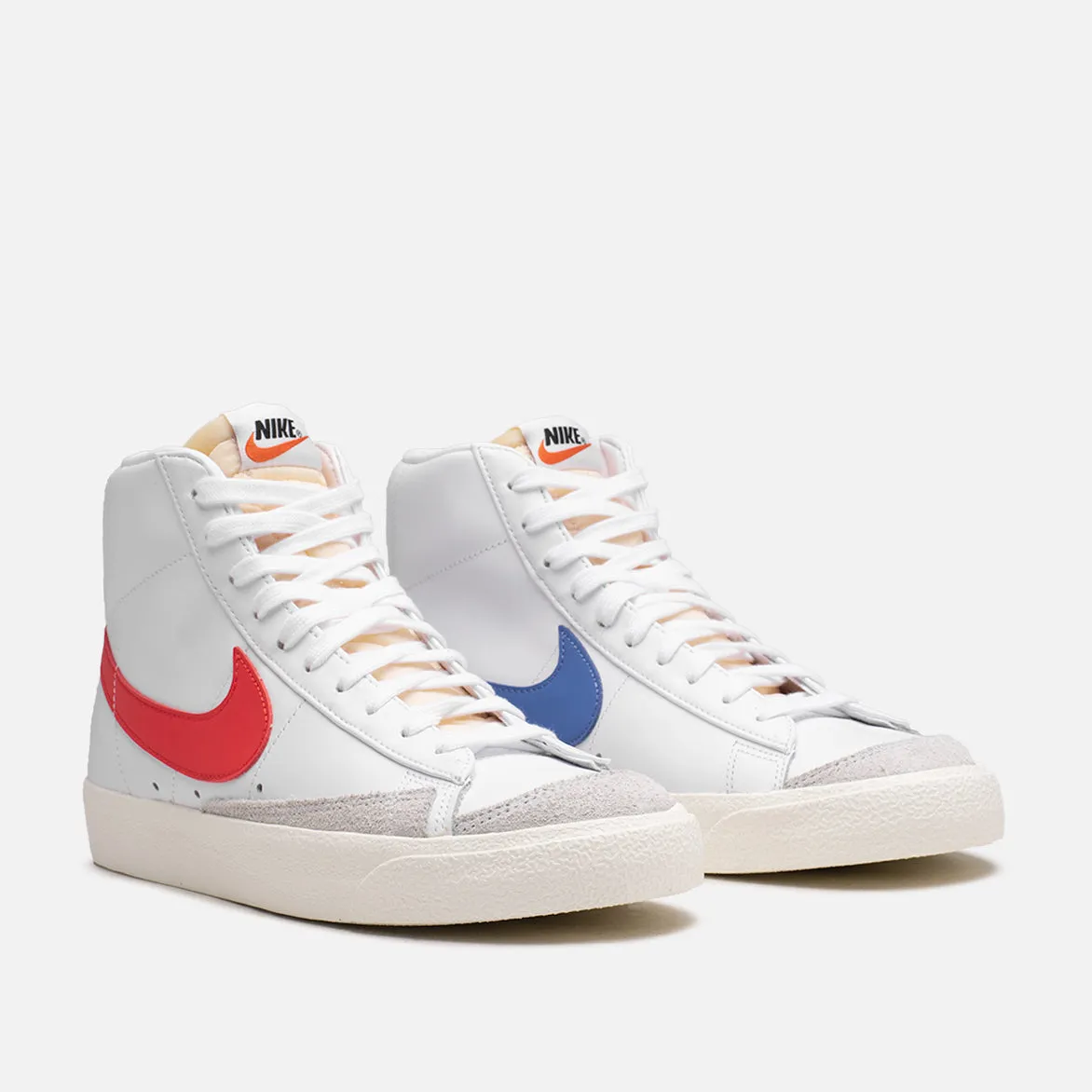 BLAZER MID `77 VNTG - WHITE / HABANERO RED / MEDIUM BLUE