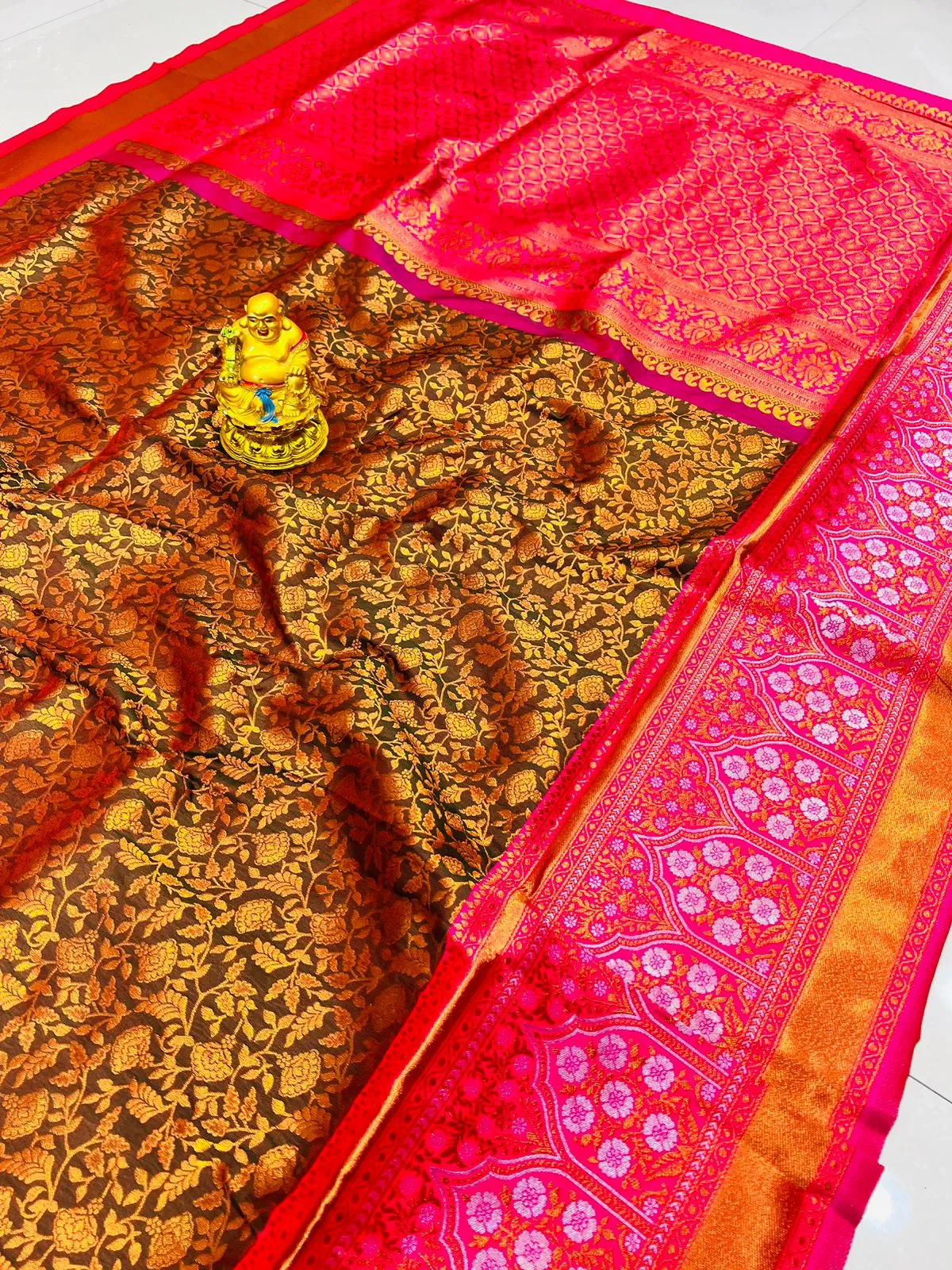 Capricious Brown Kanjivaram Silk Saree With Felicitous Blouse Piece