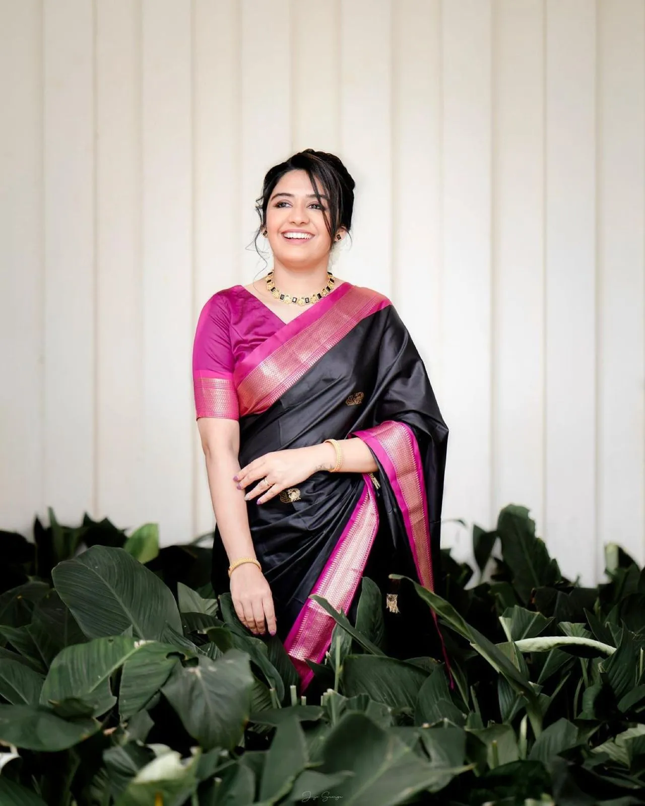 Captivating Black Soft Banarasi Silk Saree With Girlish Blouse Piece