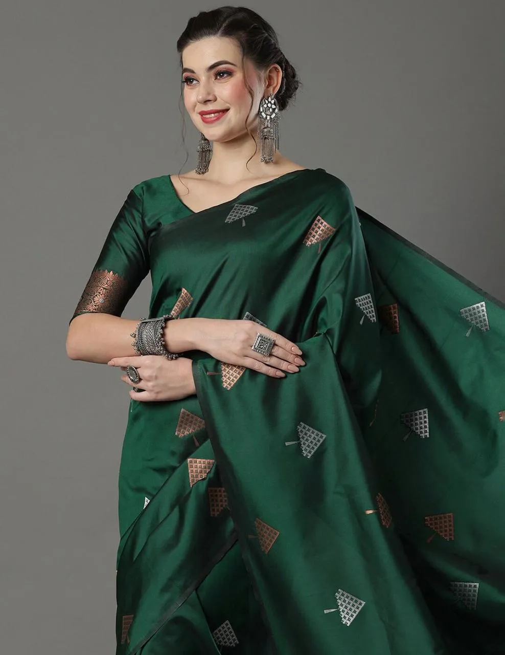 Excellent Green Soft Silk Saree With Effervescent Blouse Piece