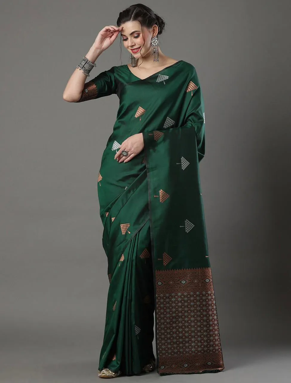 Excellent Green Soft Silk Saree With Effervescent Blouse Piece