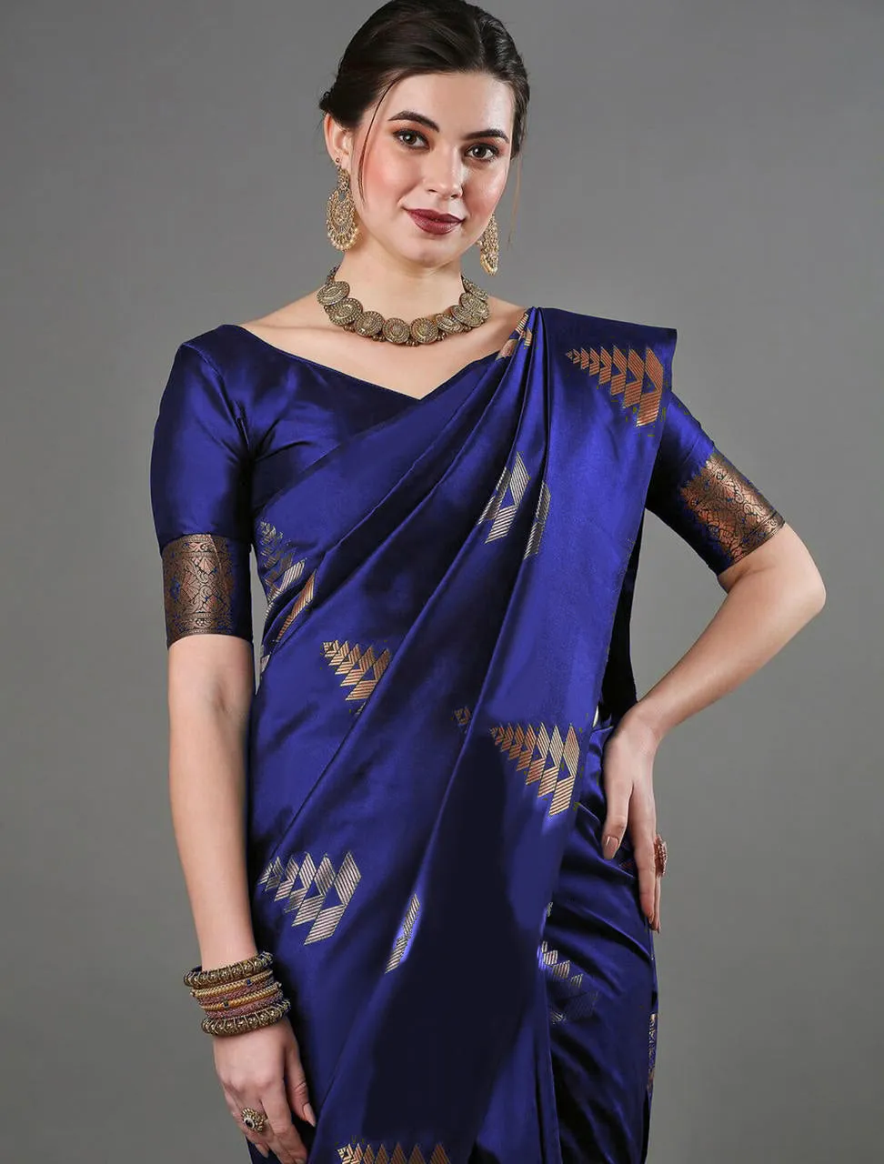 Exquisite Blue Soft Silk Saree With Adoring Blouse Piece