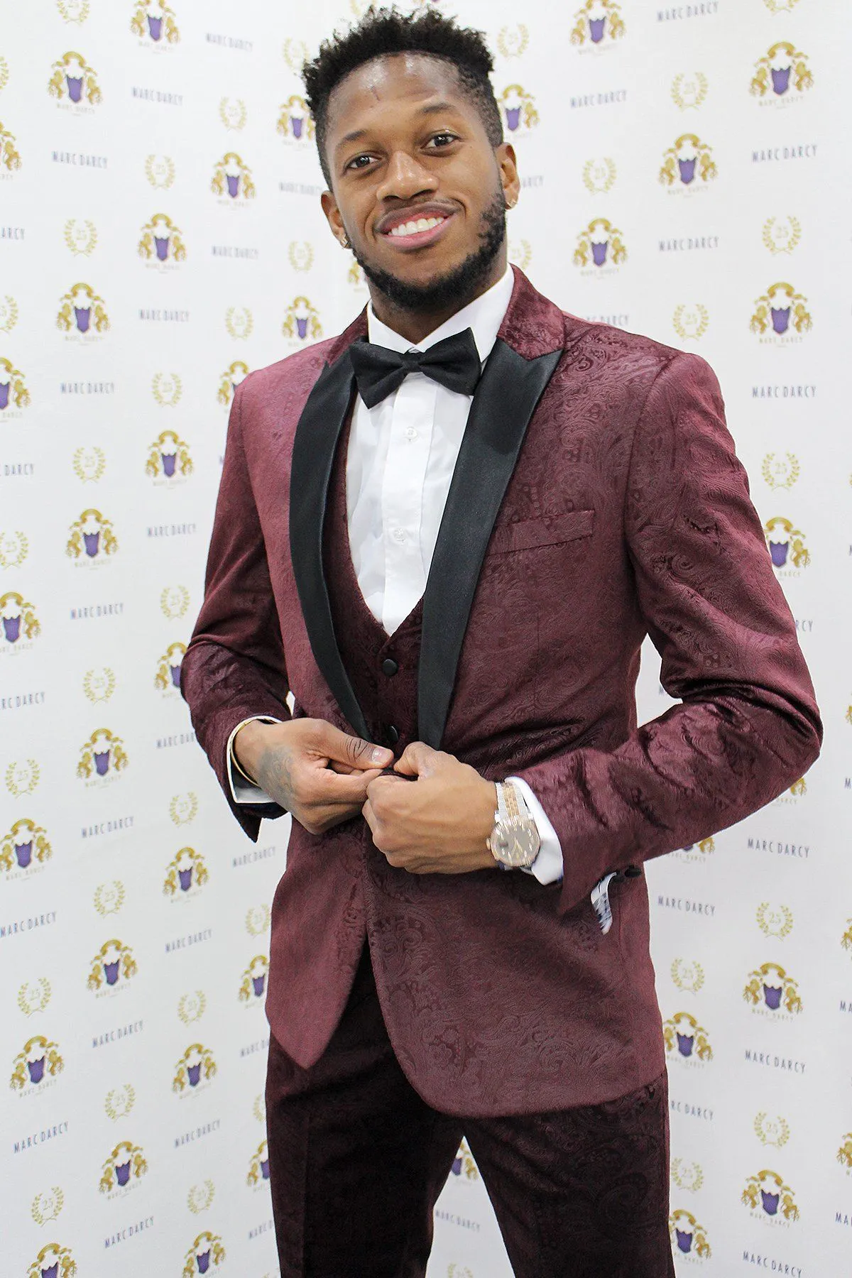 Fenerbahçe And Brazil Midfielder Fred in Simon Wine Velvet Suit