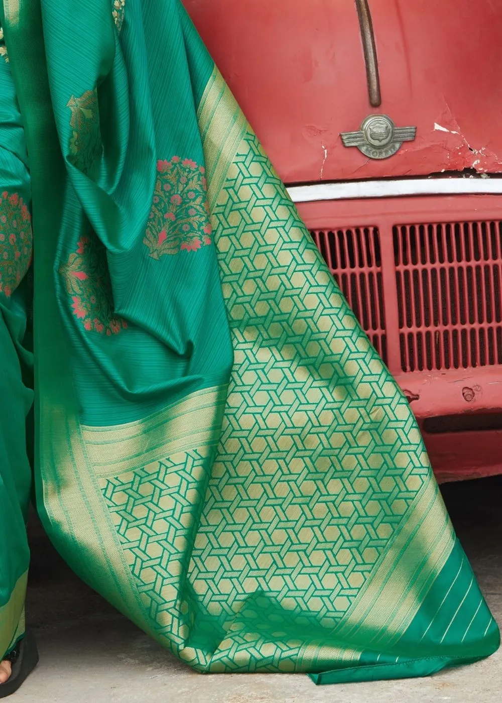 Green Silk Saree with Heavy Zari work Golden Pallu