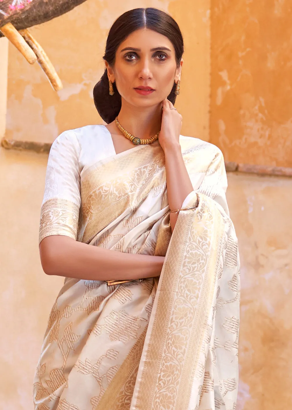 Ivory White Handloom Weave Soft Banarasi Silk Saree