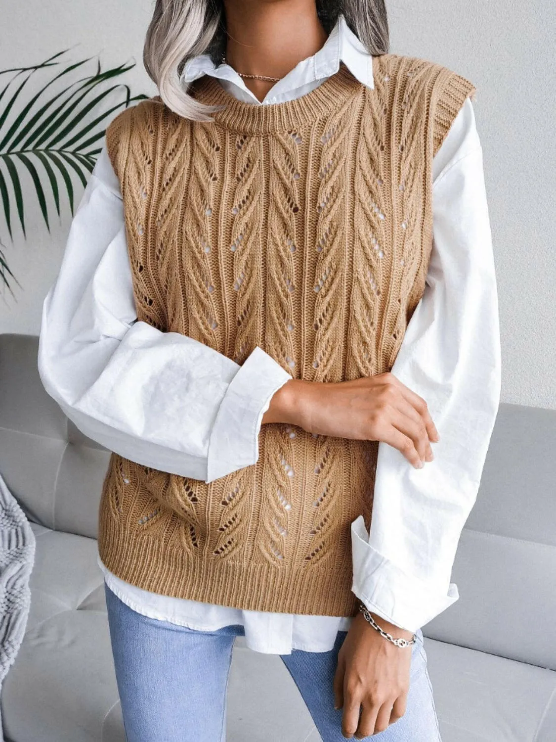 Round Neck Capped Sleeve Sweater Vest