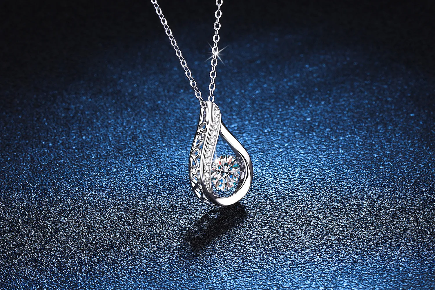 S925 Sterling Silver Water Drop Pendant Necklace - Exquisite Luxury Necklace with Dazzling Moissanite, Fashionable and Versatile Design, Perfect Party and Wedding Anniversary Gift for Her