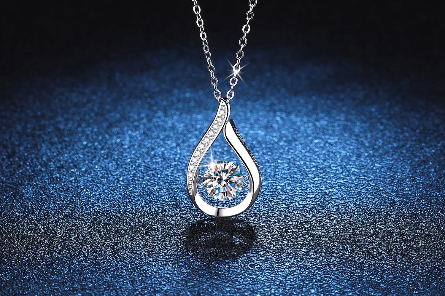 S925 Sterling Silver Water Drop Pendant Necklace - Exquisite Luxury Necklace with Dazzling Moissanite, Fashionable and Versatile Design, Perfect Party and Wedding Anniversary Gift for Her