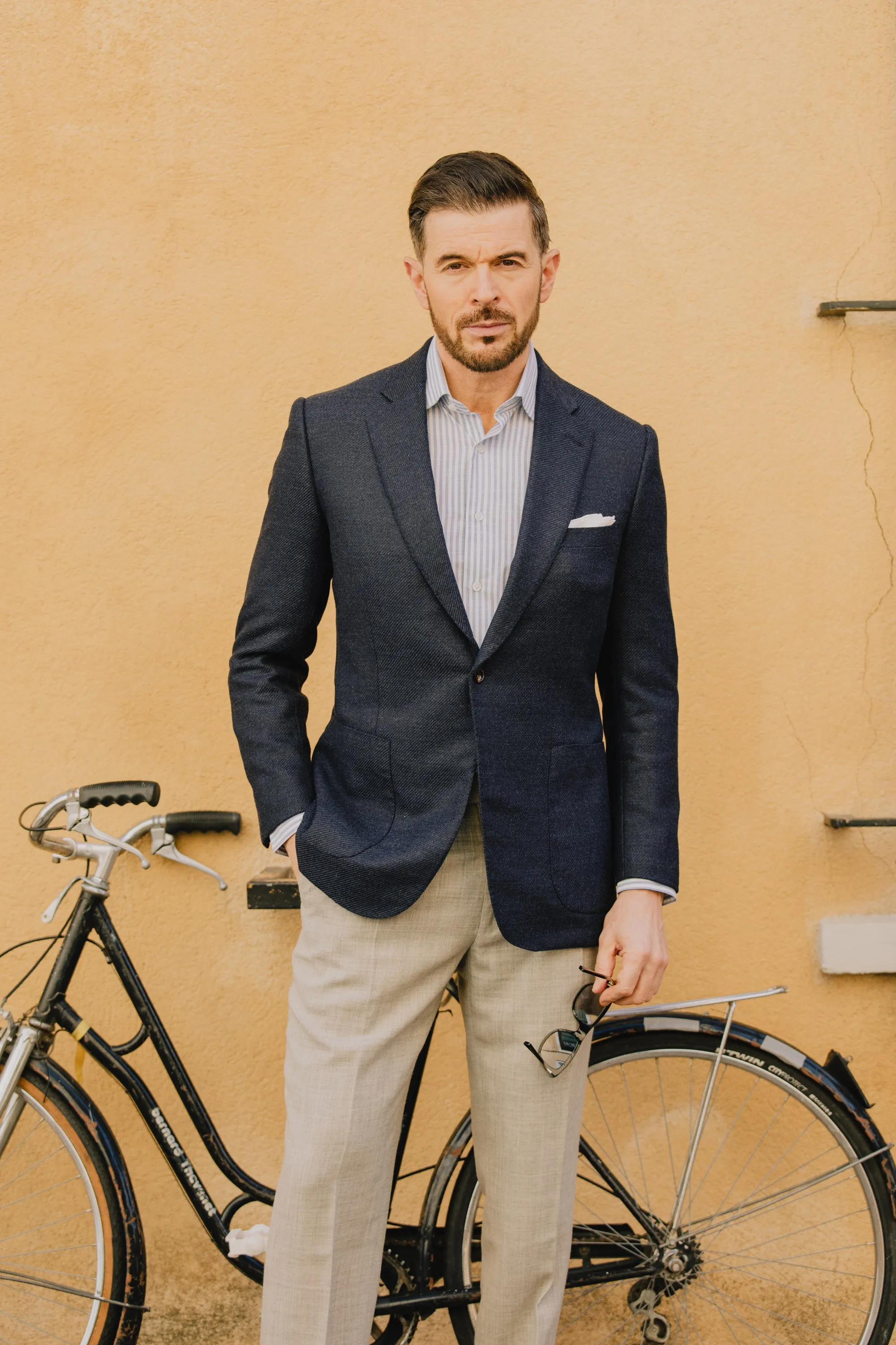 Single Breasted Notch Lapel Jacket in Navy Anniversary Wool