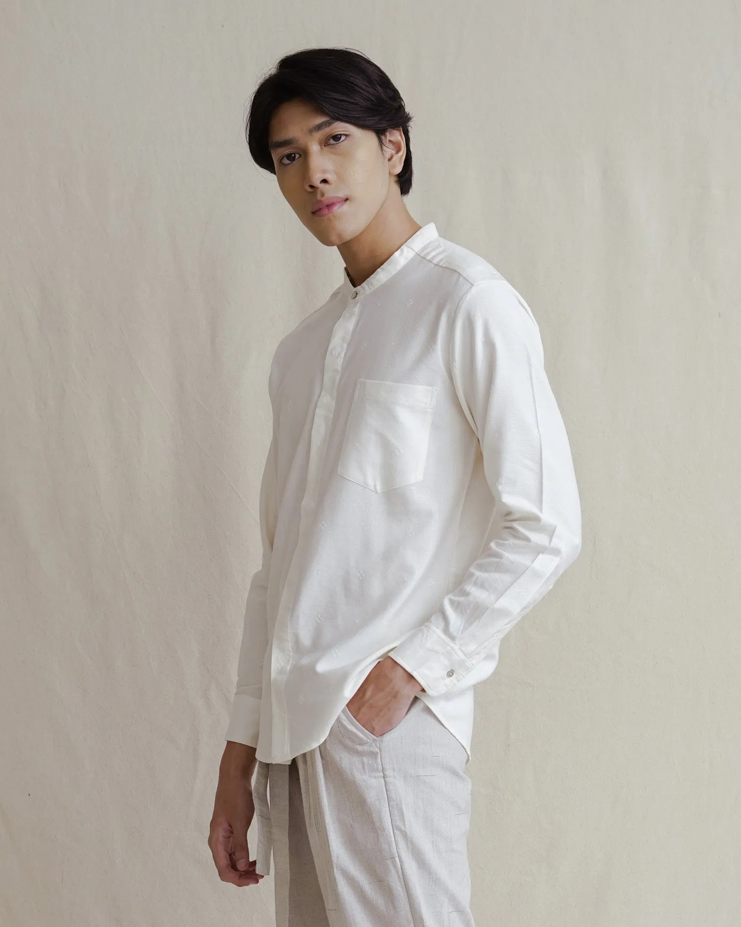 TITIK - Fitted Shirt Raw White