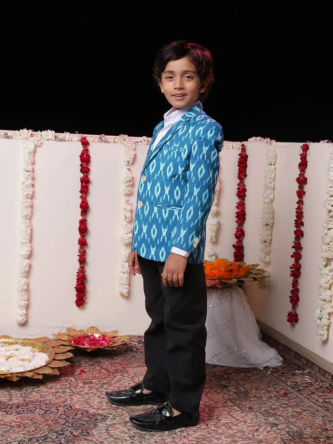 VASTRAMAY Boy's Aqua Ikkat Print Blazer