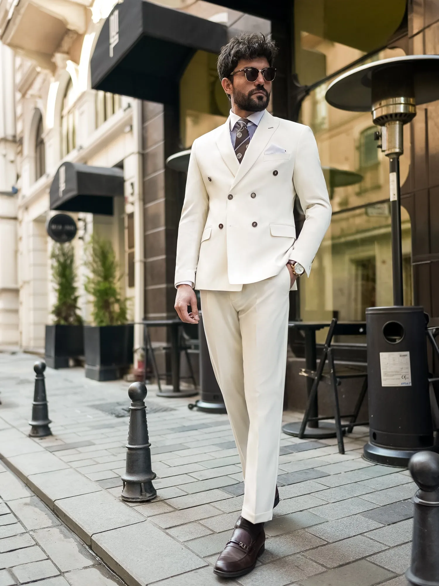 White Double Breasted Suit 2-Piece